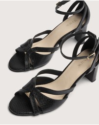 Review - Marilyn Heel