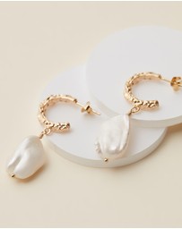 Carly Paiker - Airo Crushed Pearl Drop Earrings
