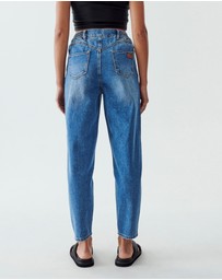 Calli - Hudson Mom Jeans