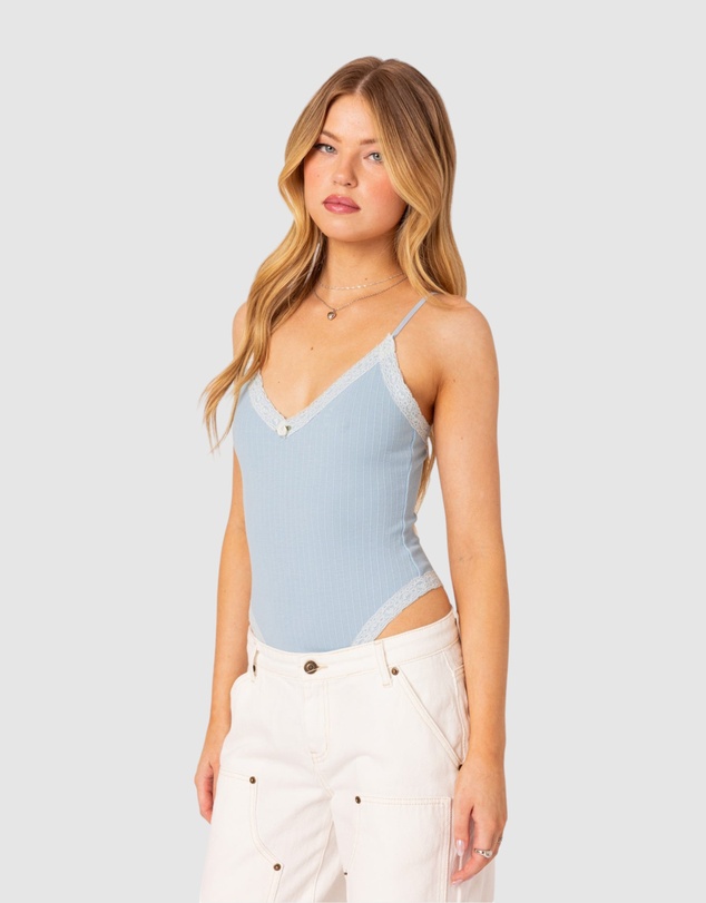 EDIKTED - Aurora lace trim bodysuit