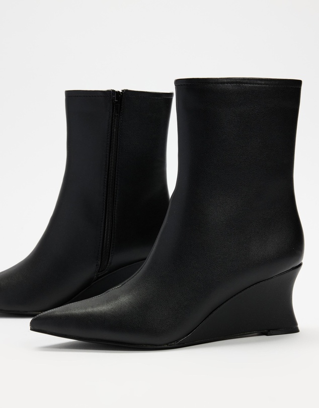 Dazie - Eva Wedge Boots