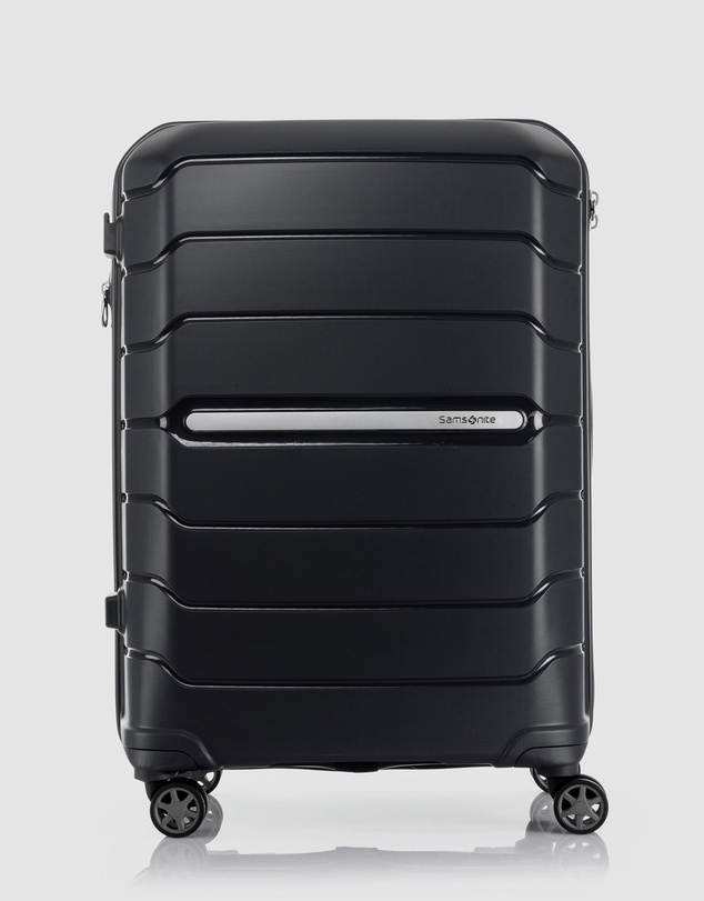 Samsonite - Oc2Lite 68cm Spinner Suitcase