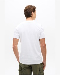 Superdry - Vintage Logo Chest Tee