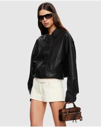 Lioness - Kenny Bomber