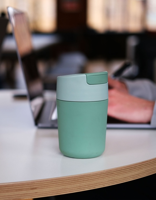 Joseph Joseph - Sipp™ Travel Mug with Flip-top Cap - 340 mL (12 fl. oz) (Green)