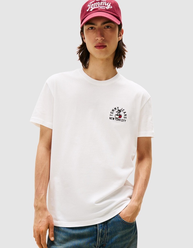 Tommy Jeans - Regular Small Motif Tee - ICONIC EXCLUSIVE