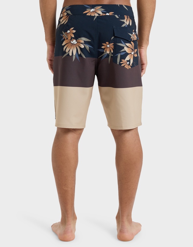 Quiksilver - Mens Surfsilk Straight 18