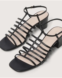 Review - Cynthia Heel