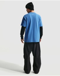 Nike - Sportswear Premium Essentials T-Shirt