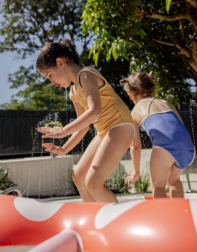 Sunnylife - Poppy the Peach Sprinkler Mat - Kids