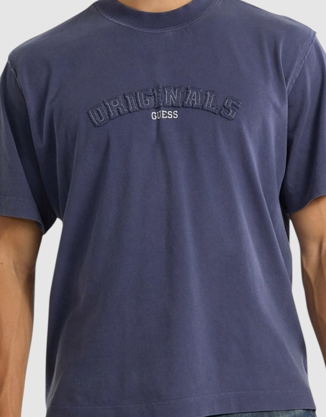 GUESS Originals - GUESS Originals Eco Applique Boxy T-Shirt
