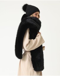 Morgan & Taylor - Peri Chunky Faux Fur Scarf
