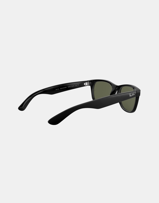 Ray-Ban - New Wayfarer Classic Polarised RB2132