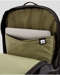 Kathmandu - Axon Escape Backpack - 22L
