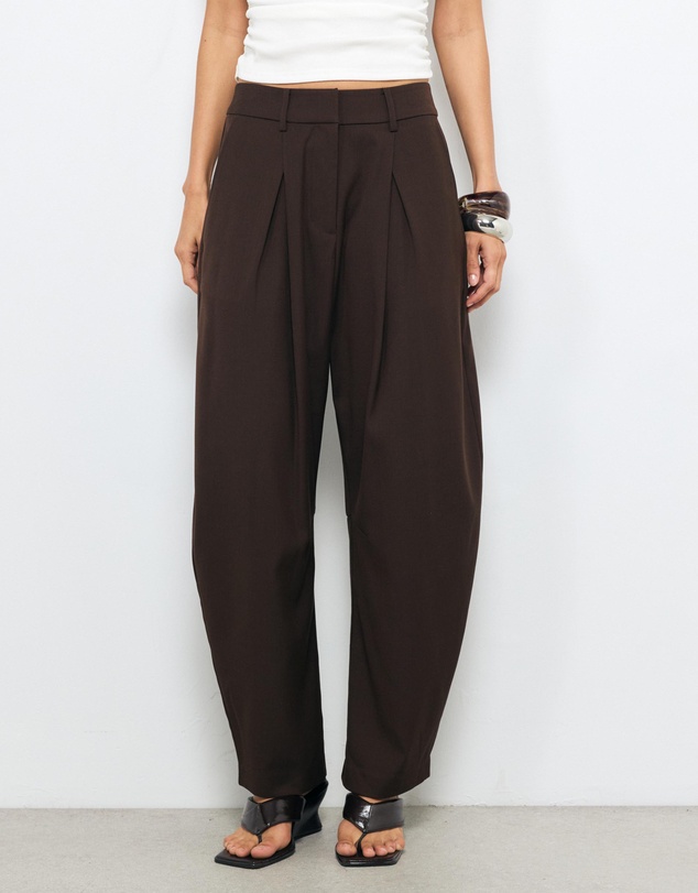 AERE - Tailored Barrel Leg Trousers