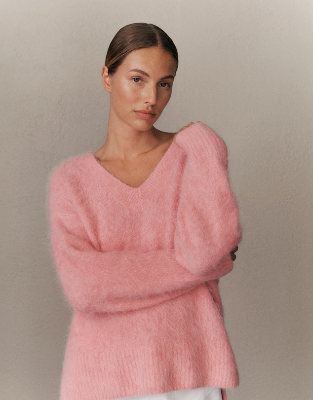 Trenery - Brushed Alpaca Relaxed V Knit in Dusty Rose