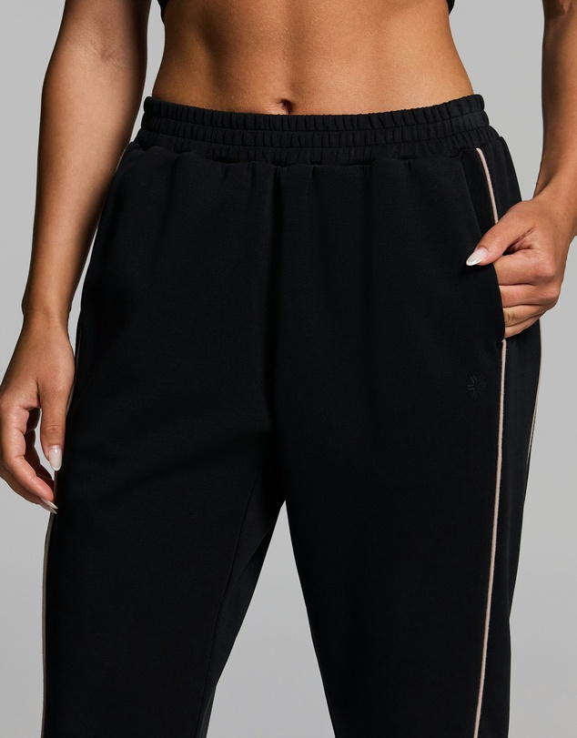 Rockwear - Travel Piped Jogger