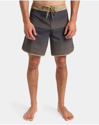 Quiksilver - Mens Surfsilk 18