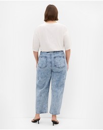 City Chic - Plus size Harley Fit Brooke Barrel Leg Jean - stone wash