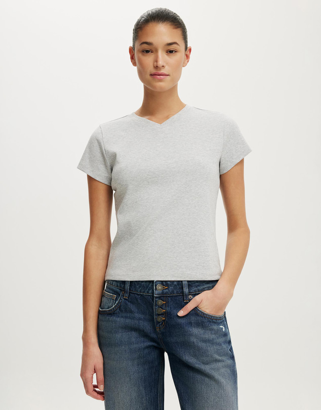 Cotton On - 90s Baby V-Neck Tee