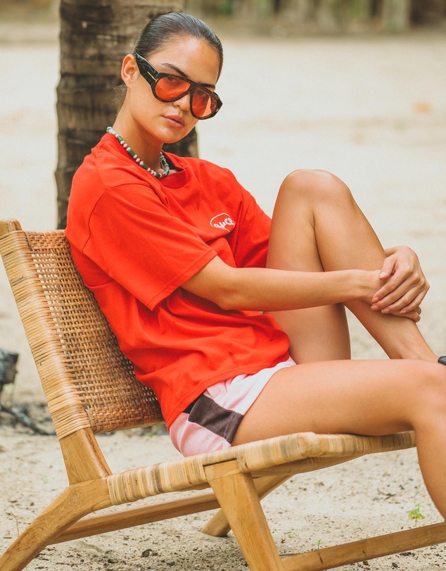 Araminta James - Chillin Tee