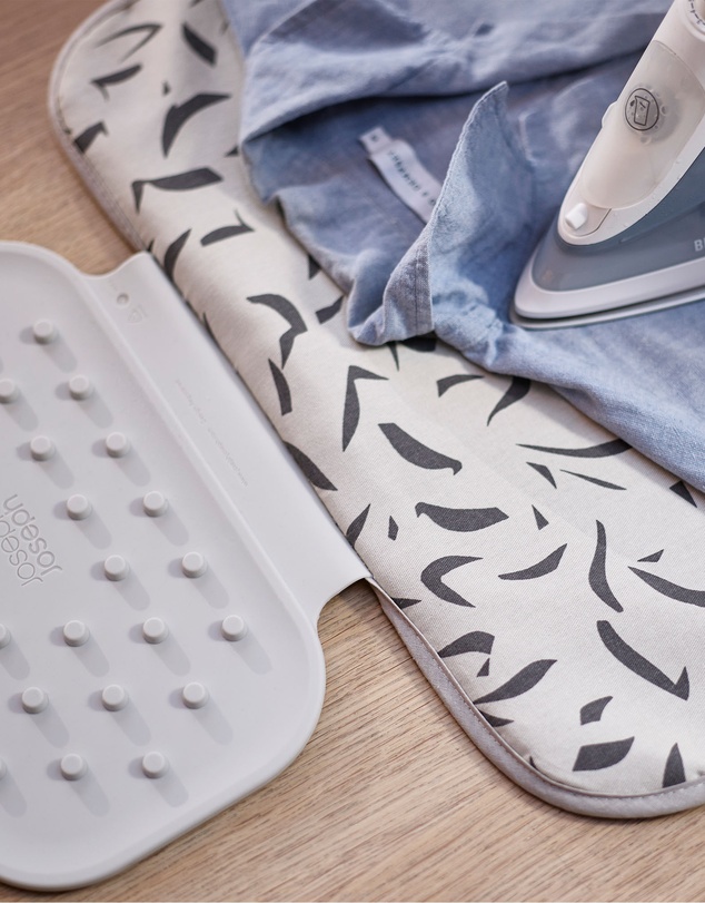 Joseph Joseph - Swift™ Folding Ironing Mat with Silicone Iron Rest (90 x 47 cm) - Ecru