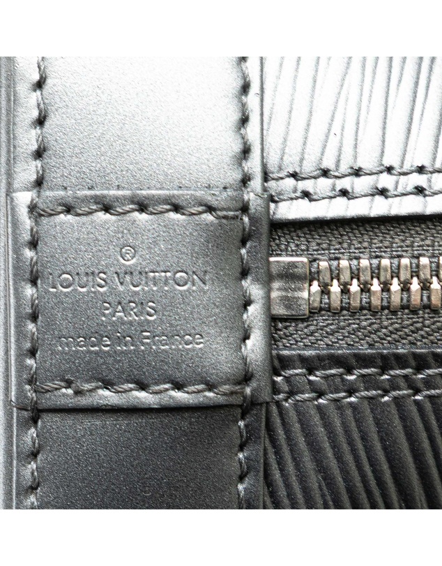 Pre-Loved by Azura Reborn - Pre-Loved louis vuitton Stylish Handbag with Handle and Shoulder Strap Fashionable Accessory for Everyday Use