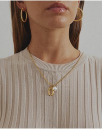 Zahar - Pearl Letter O Necklace