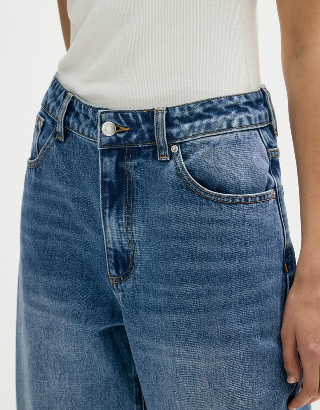 Minima Esenciales - Quentin Mid Rise Barrel Leg Jeans