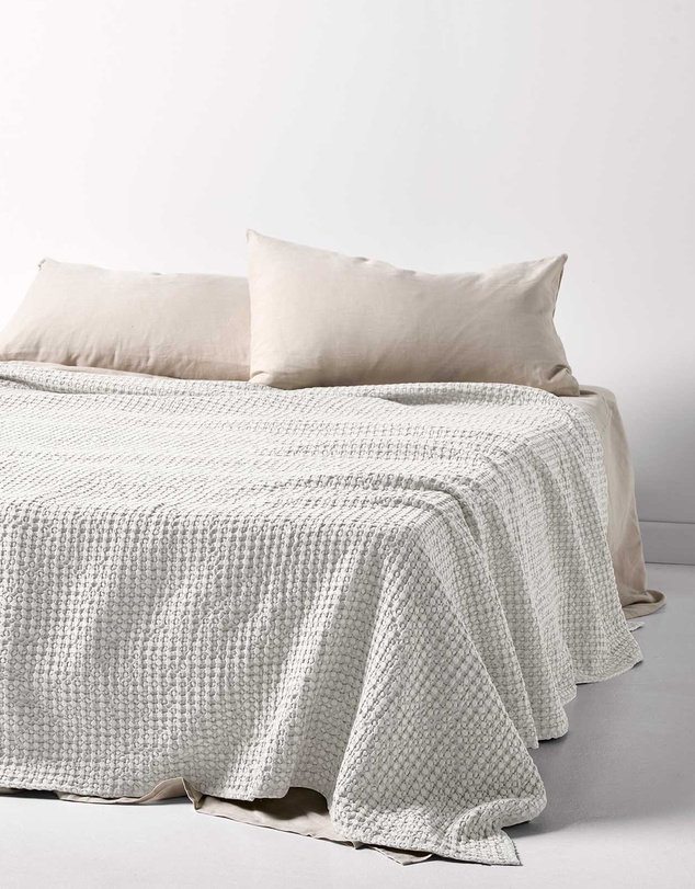 Aura Home - Waffle Bed Cover