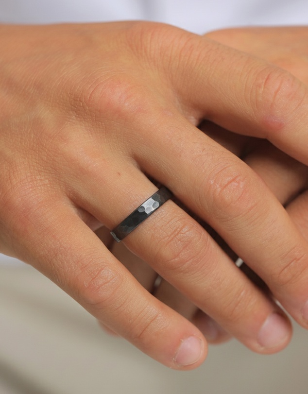 Kuzzoi - ICONIC EXCLUSIVE - Ring Men Band Friendship Hammered in 925 sterling silver oxidised