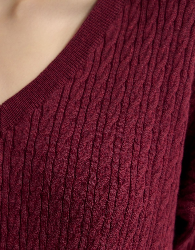 Oxford - Drew Cable V-Neck Knit