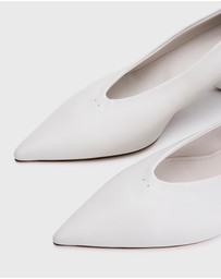 Bassike - Point Toe Pump