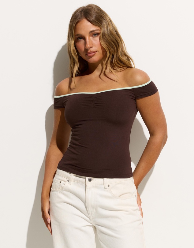 Dazie - Reese Contrast Off Shoulder Sculpt Top