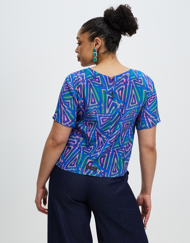 The Social Outfit - Fariba's Triangles Silk Tee