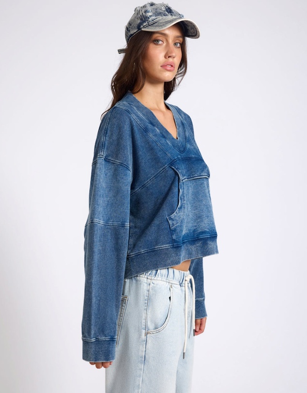 ONE TEASPOON - Retro Fade Panelled V Sweater - Washed Blue
