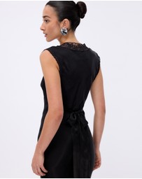 Minima Esenciales - Rosalie Lace Detail Midi Dress