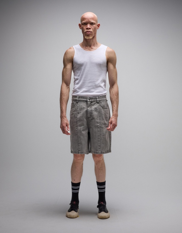 Former - DISTEND SEAM JEAN SHORT // WASHED GREY