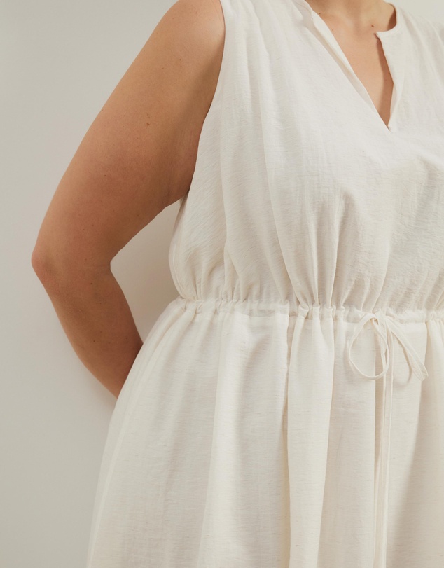 Atmos&Here Curvy - Verity Tiered V Neck Maxi Dress