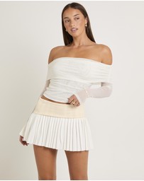 Alice In The Eve - Lilith Gathered Off Shoulder Mesh Top