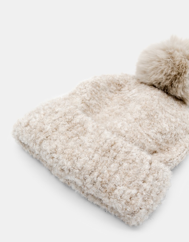 Morgan & Taylor - Elsie Boucle Beanie in White Cream