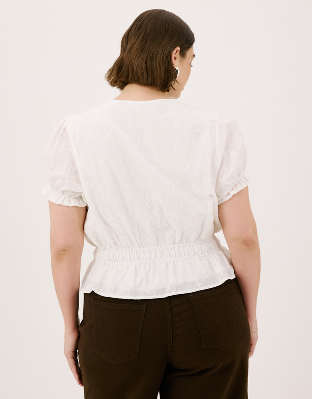 Atmos&Here Curvy - Short Sleeve Embroidered Top