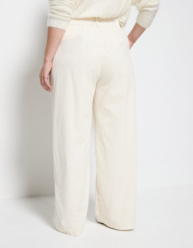Commonry - Madelyn Pant