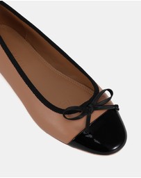 Miss Sofie - Landon Flats