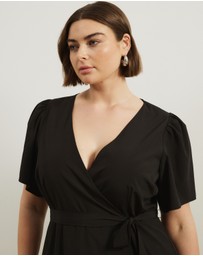 Atmos&Here Curvy - Daisy Flutter Sleeve Midi Dress