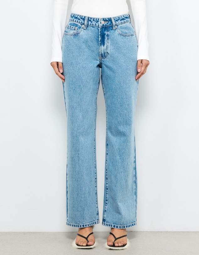 AERE - Elle Mid Rise Relaxed Straight Leg Jeans