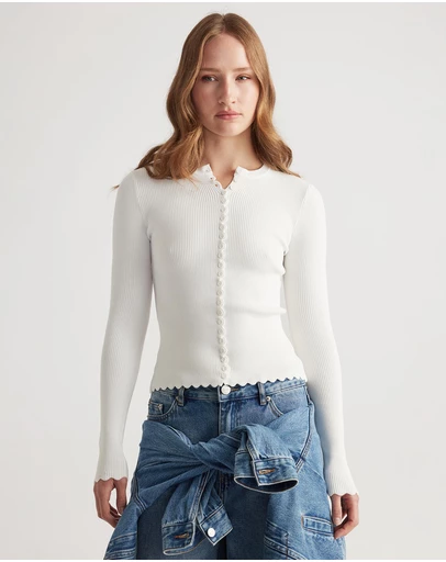 Decjuba - Lana Scallop Button Top