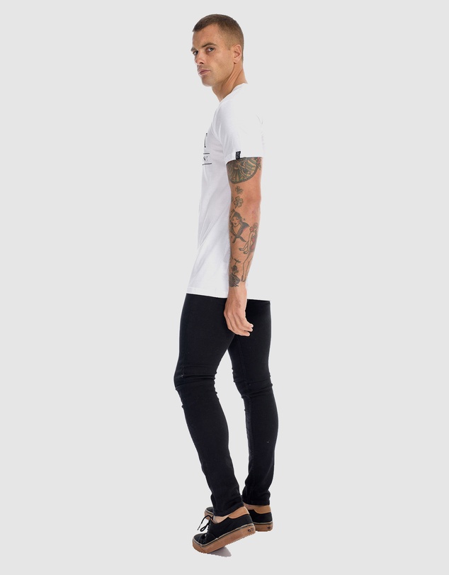 DVNT - Deluxe Tee