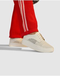 Rollie - Derby City Punch Shoe
