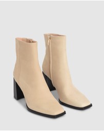 Skin - Sandiago Ankle Boot